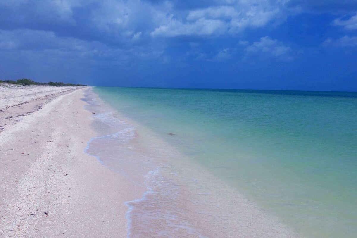 Terreno frente al mar en venta en Sisal, Yucatán